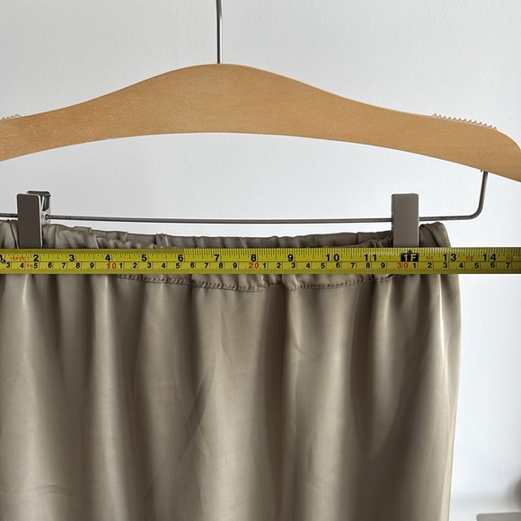 ✨Effortless Elegance Pull on Skirt in Motion - Picture 8 of 9